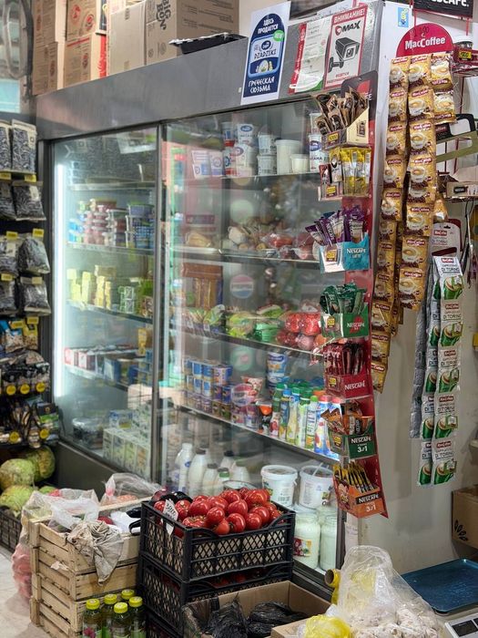Срочно продаю витрины холодильник