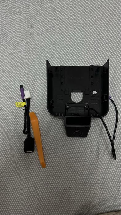 Видеорегистратор на HONGQI E-QM5 2025 рестайлинг