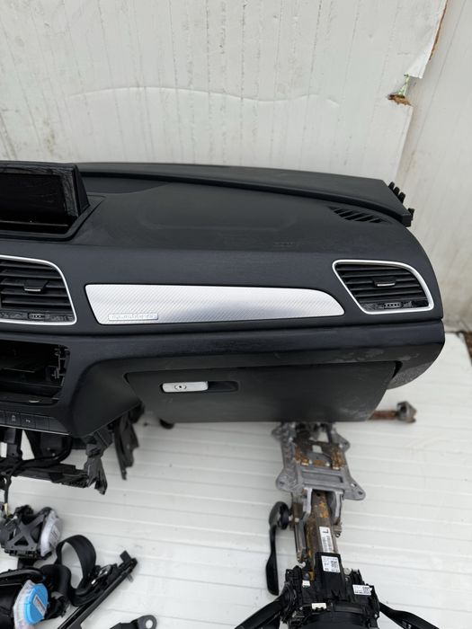 Plansa Bord Audi Q3 facelift 2016 impecabil! ORICE PIESA DISPONIBILA