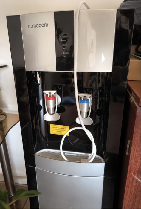 Продам кулер для воды напольный ALMACOM