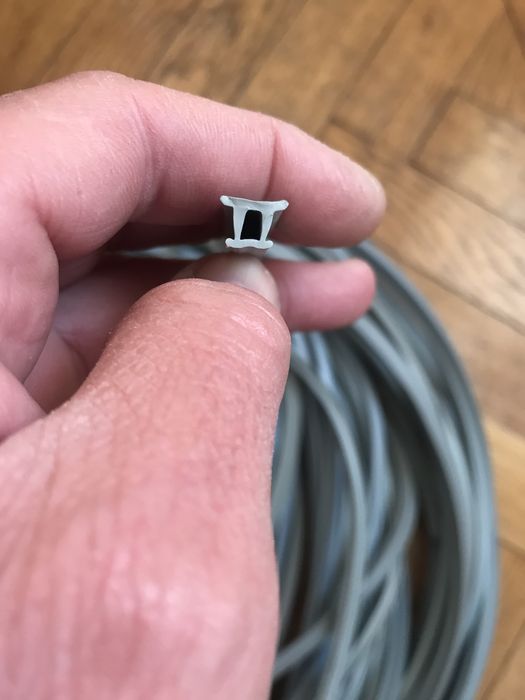 Garnituri cauciuc ( salamander ) pentru geam sau ușă termopan