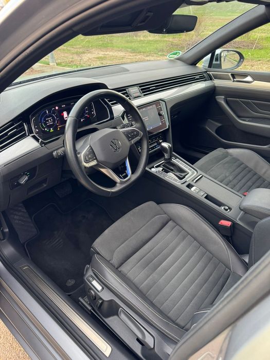 VW Passat GTE Plug in Hybid/Matrix/Virtual/Alcantara/Camera