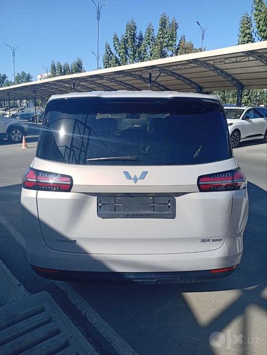 Wuling Xingguang 730 PHEV