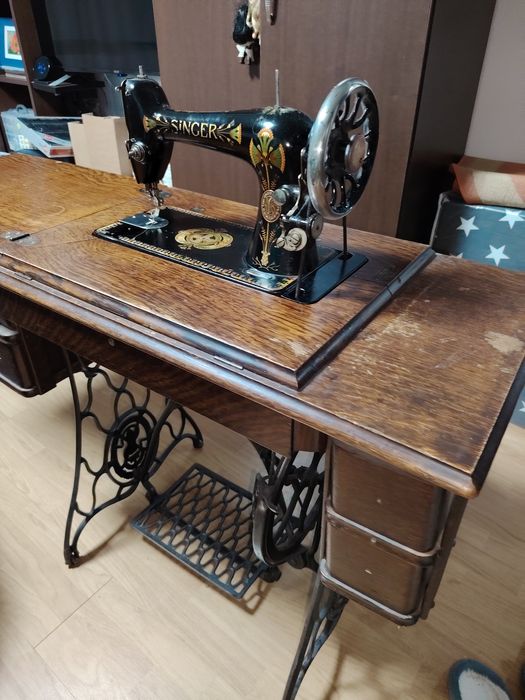 Masina de cusut Singer