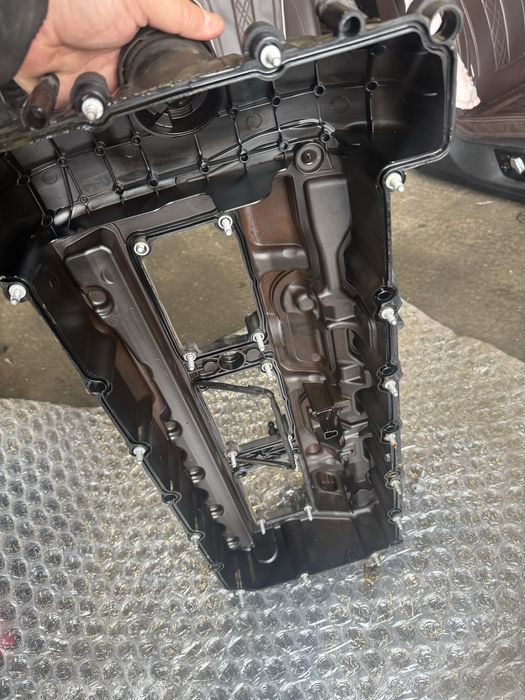 Капак клапани bmw m2 f87 m3 f80 m4 f82 бмв м2 ф87 м3 ф80 м4 капак