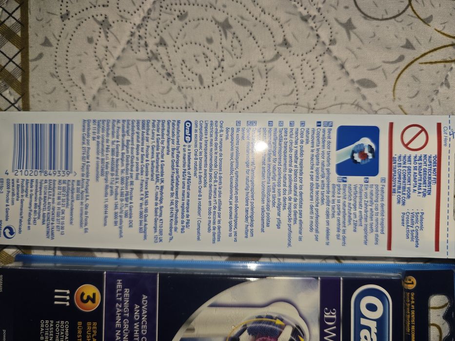 Комплект от 3 резервни глави за електрическа четка за зъби Oral-B