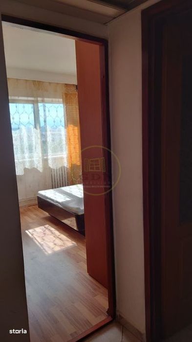 Apartament de vanzare doua camere decomandat, Vasile Aaron!