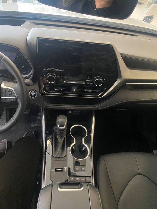 Toyota Highlander Limited E-Four