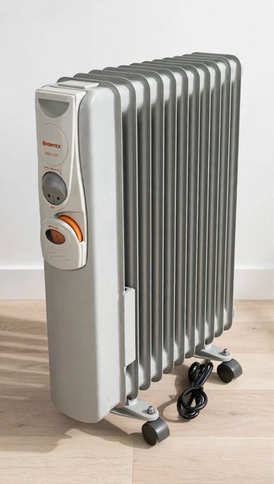 Calorifer Electric cu Ulei Vortex RAD 11-07 - 11 Elemente Oțel - 1500W - Termostat
