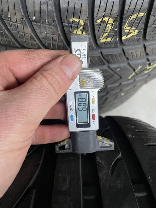 anv vara 255/40/18 Bridgestone