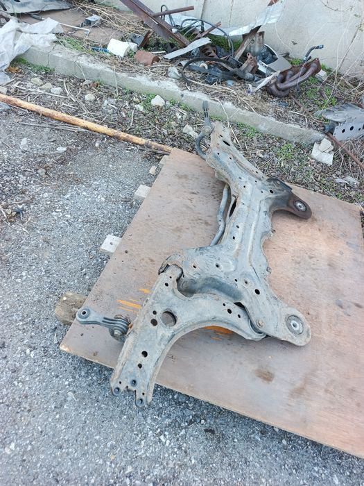 Балка подрамник Гольф 4