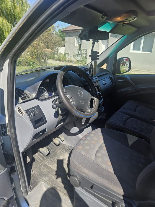 Vând Mercedes Vito