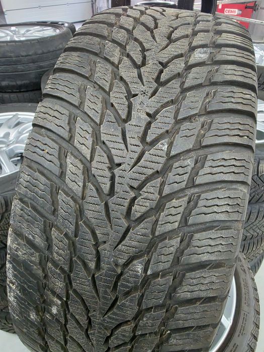 4 бр зимни 215/40/17 Nokian 23г