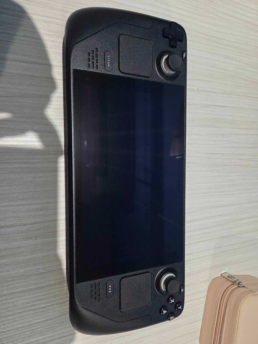 Steam Deck LCD 512GB и Official Docking Station – като нов, пълен комплект