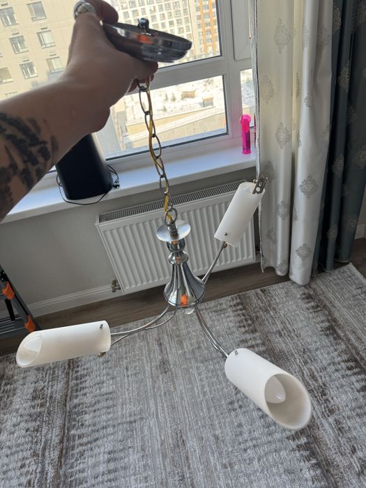 Продам люстры одинаковые 3 штуки