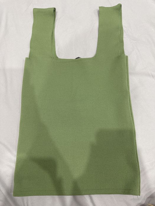 Свето зеленая майка