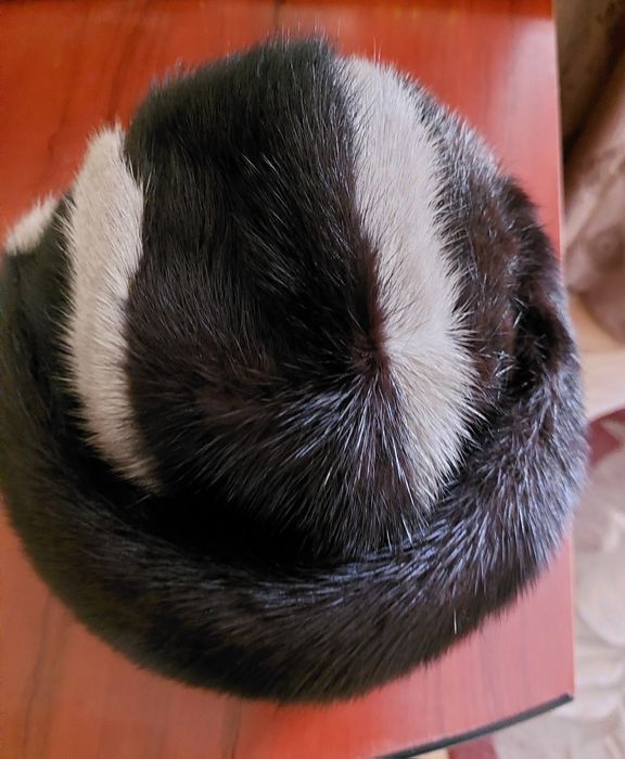 Vând caciula damă nouă