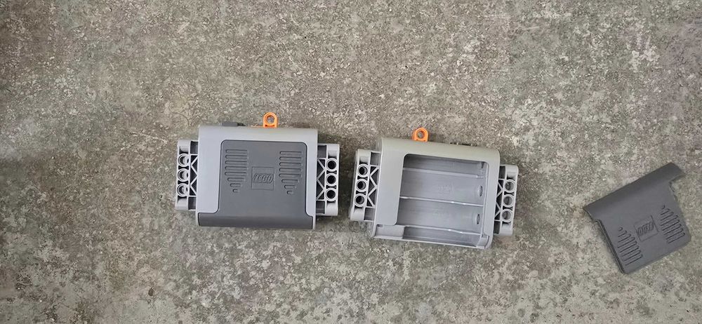 Lego Mercedes-Benz Arocs + lighting kit + 2 battery box 42043 2в1