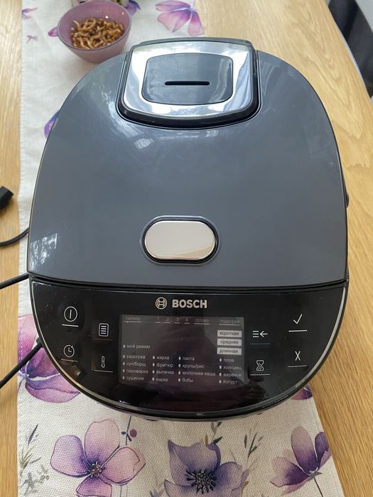 Мултикукър Bosch MUC22B42RU, 900 W, 4 л