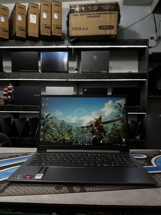 Офисный ноутбук  Lenovo Ideapad Slim 1 Yil гарантия билан берилади