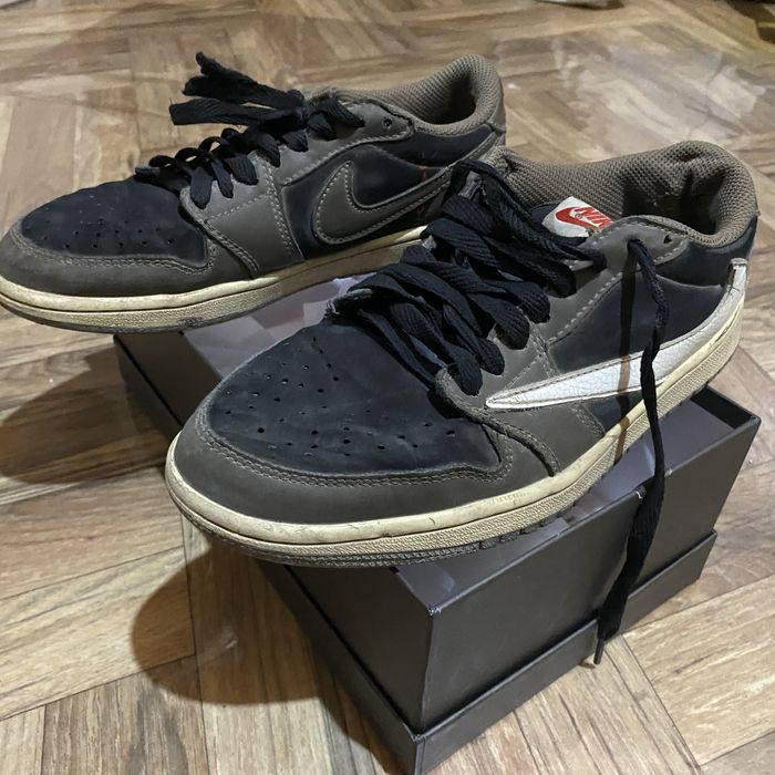 Кроссовка мен сороконожка