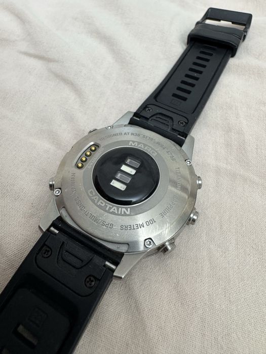 Мультиспортивные часы Garmin Marq Captain