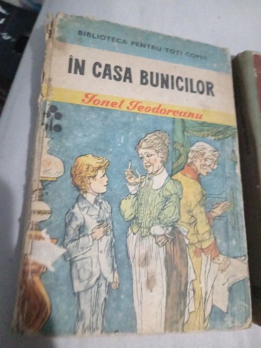 Vând cărți vechi.