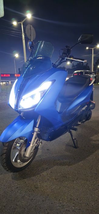 Скутер Honda Q48-200cc.