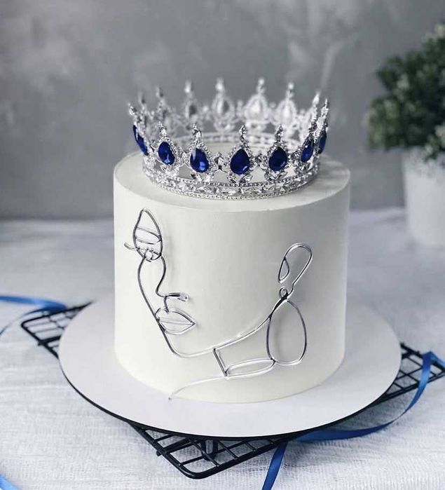 Корона с синими кристаллами. Доставка включена.