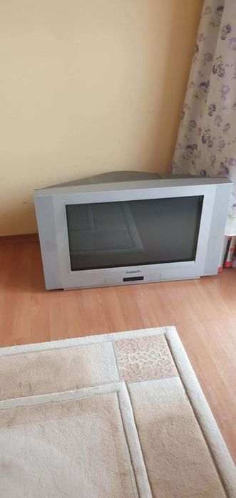 Легло с гардероб и ТВ