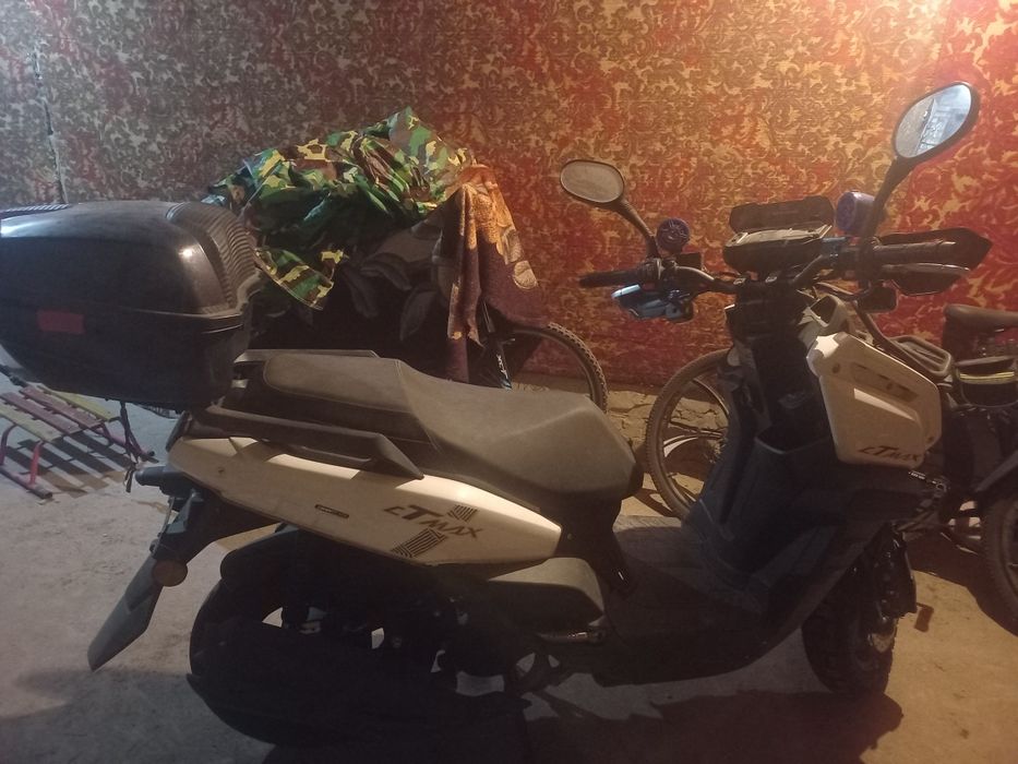 Продам скутер-мопед