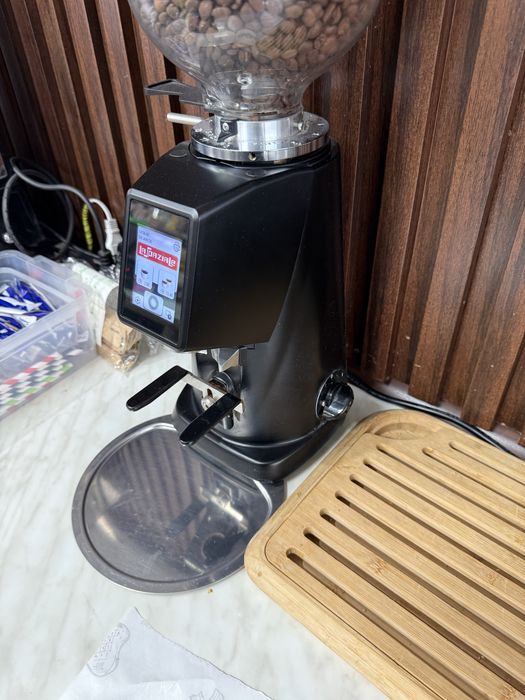 Espressor cafea cu rasnița