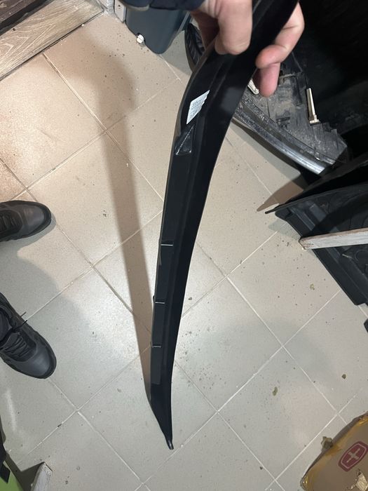 Продам губу на киа к5