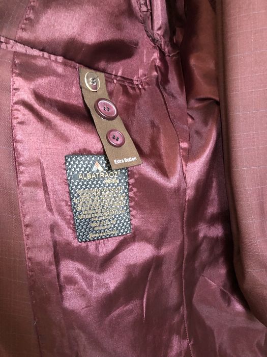 Продаю  мужской костюм