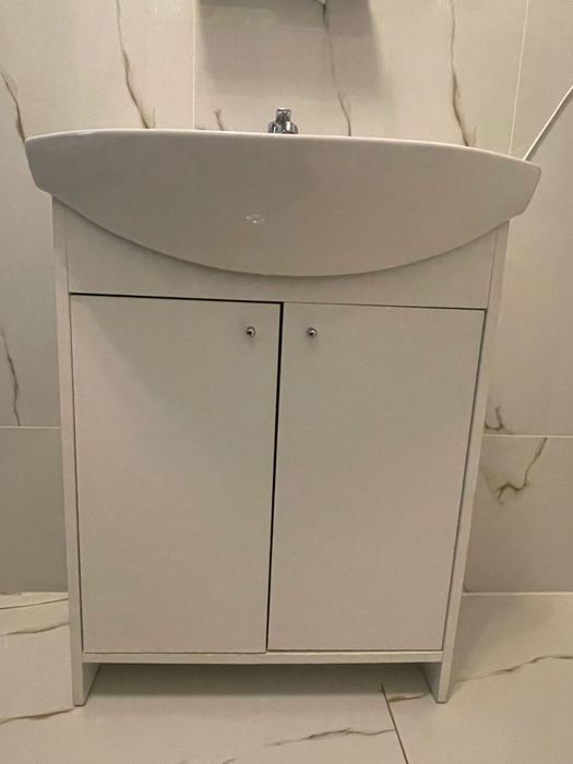 Baza cu lavoar + robinet