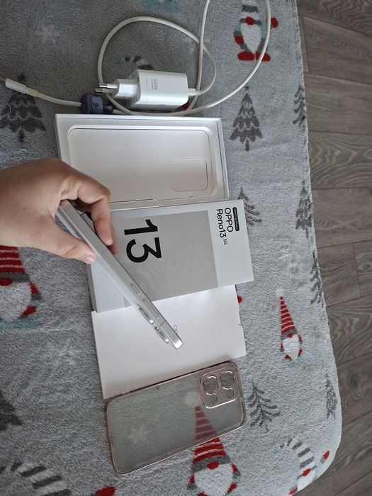 Oppo reno 13 5g ,256 gb memorie interna ,12 gb ram