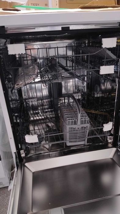 Чисто нова Съдомиялна машина Heinner 60 см  Aquastop Half load