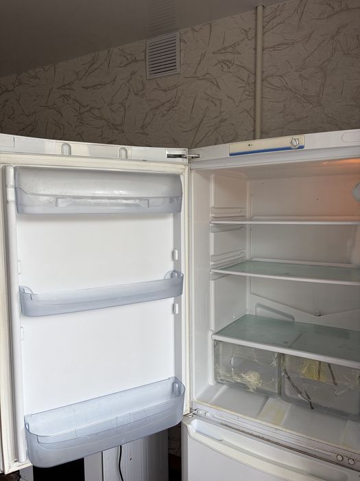 Холодильник Indesit B16.025 (WT-SNG)