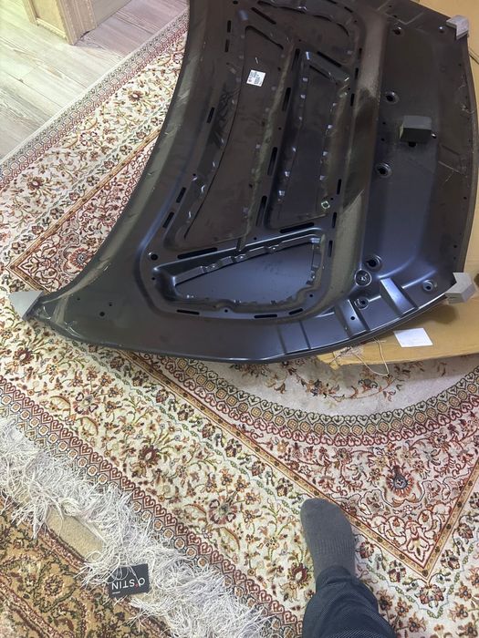 Капот на Kia Sorento