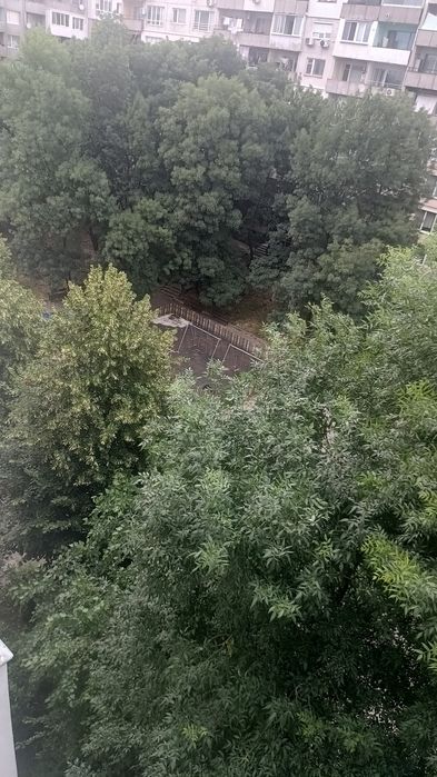 Продавам четиристаен  "Св  Троица"          255000 евро