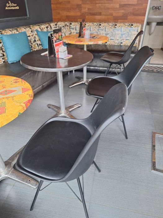 Пластмасови столове