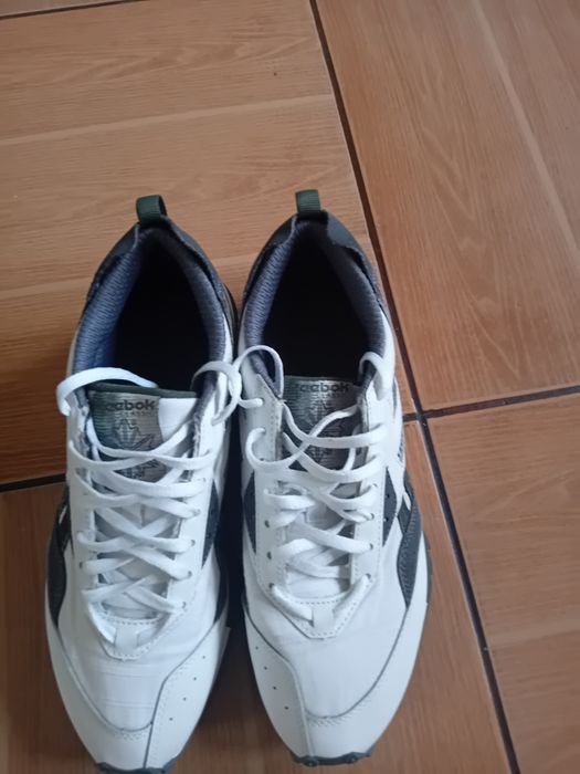 Adidasi Reebok 42