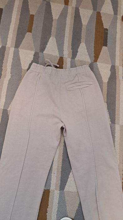 Pantaloni de trening bej, Bershka, M