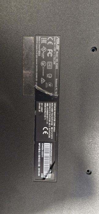 Laptop asus nefunctional pentru piese lipseste harddiskul pret negociabil