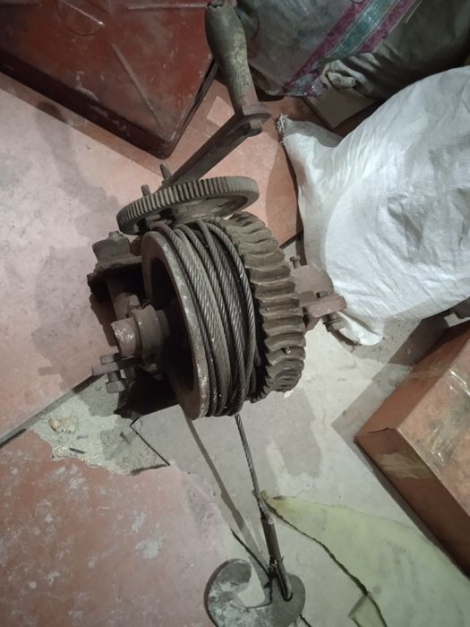 Продам кран лебедку редуктор