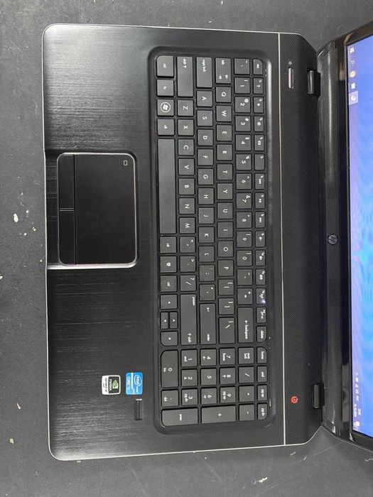 Ноутбук Hp CORE i5 работает шустро SSD