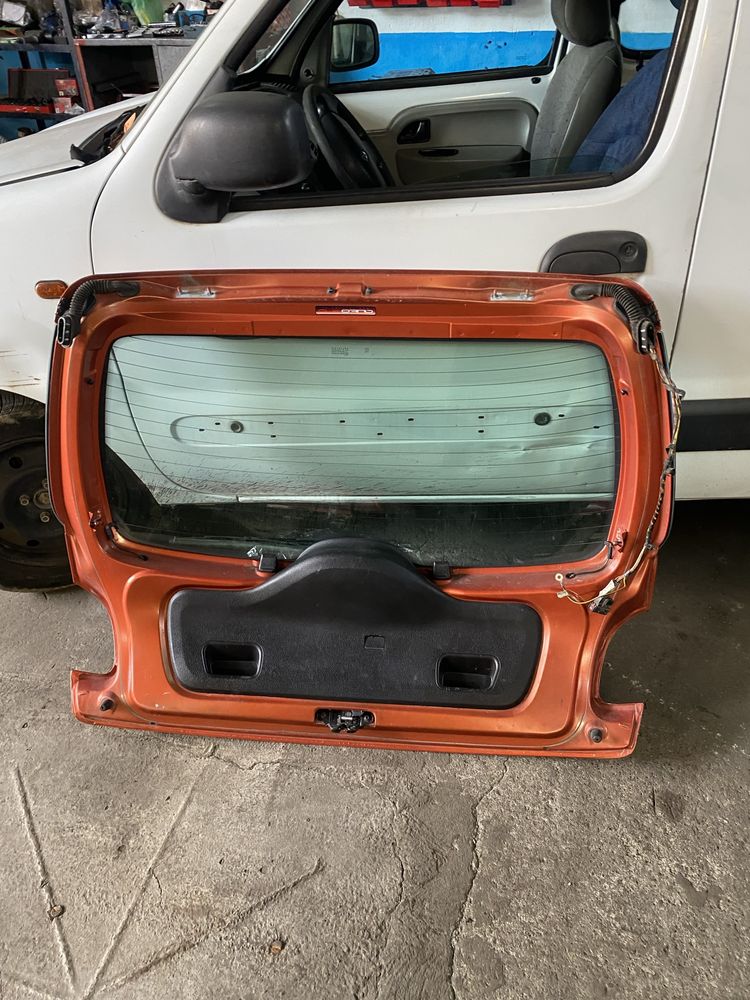 Заден капак за пежо 206 гр. Смолян Долно Райково • OLX.bg