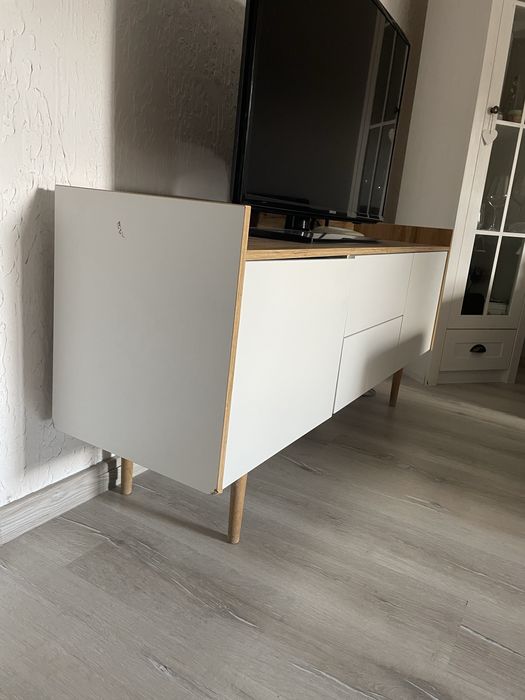 Телевизионен шкаф