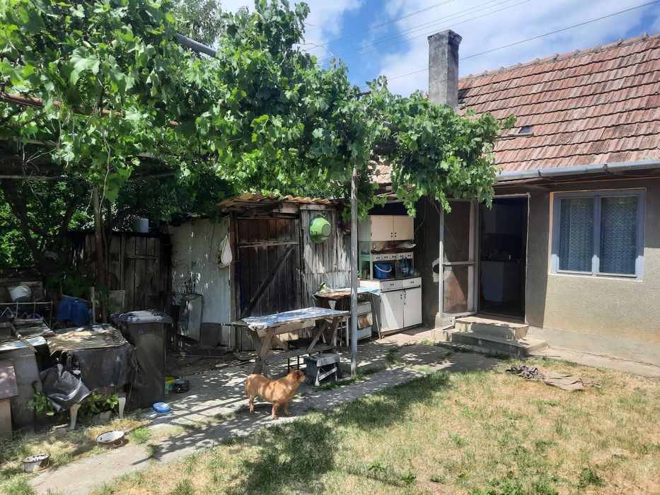 Vand casa sat Rediu comuna Aiton