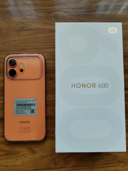 Продам  Смартфон Honor 600